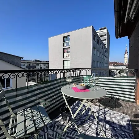 Feine 2-zimmer Dachgeschosswohnung *