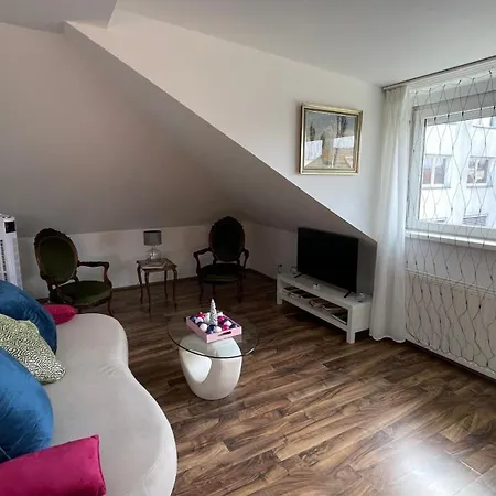 Feine 2-zimmer Dachgeschosswohnung Apartamento Klagenfurt am Woerthersee