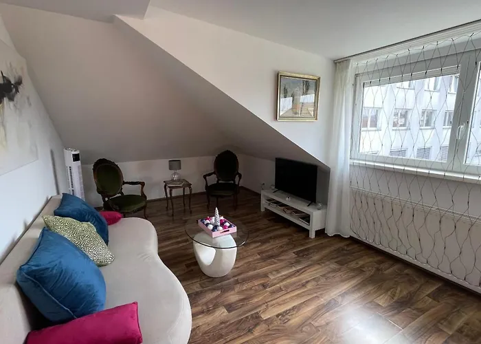 Feine 2-zimmer Dachgeschosswohnung Apartman Klagenfurt am Woerthersee