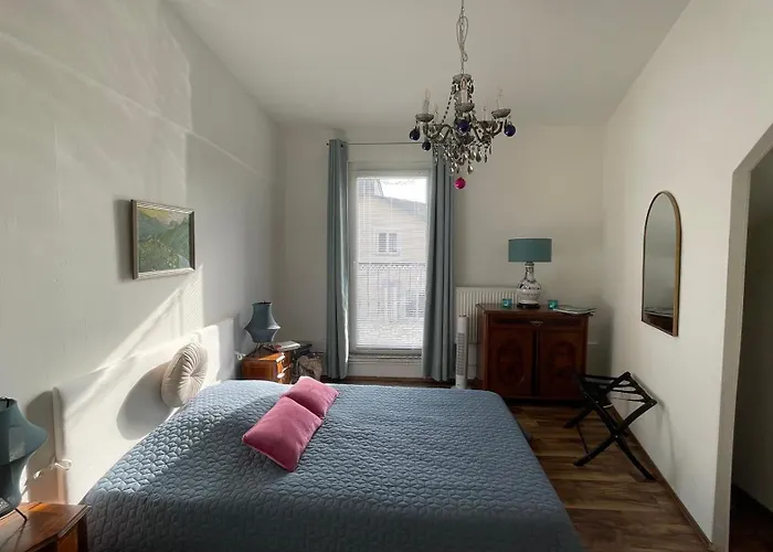 Feine 2-zimmer Dachgeschosswohnung Apartman