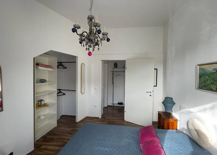 Apartman Feine 2-zimmer Dachgeschosswohnung