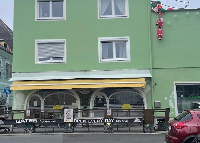 Feine 2-zimmer Dachgeschosswohnung *